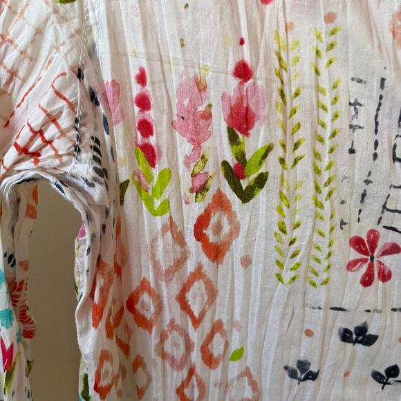 Cinco floral button down blouse. - Picture 4 of 5